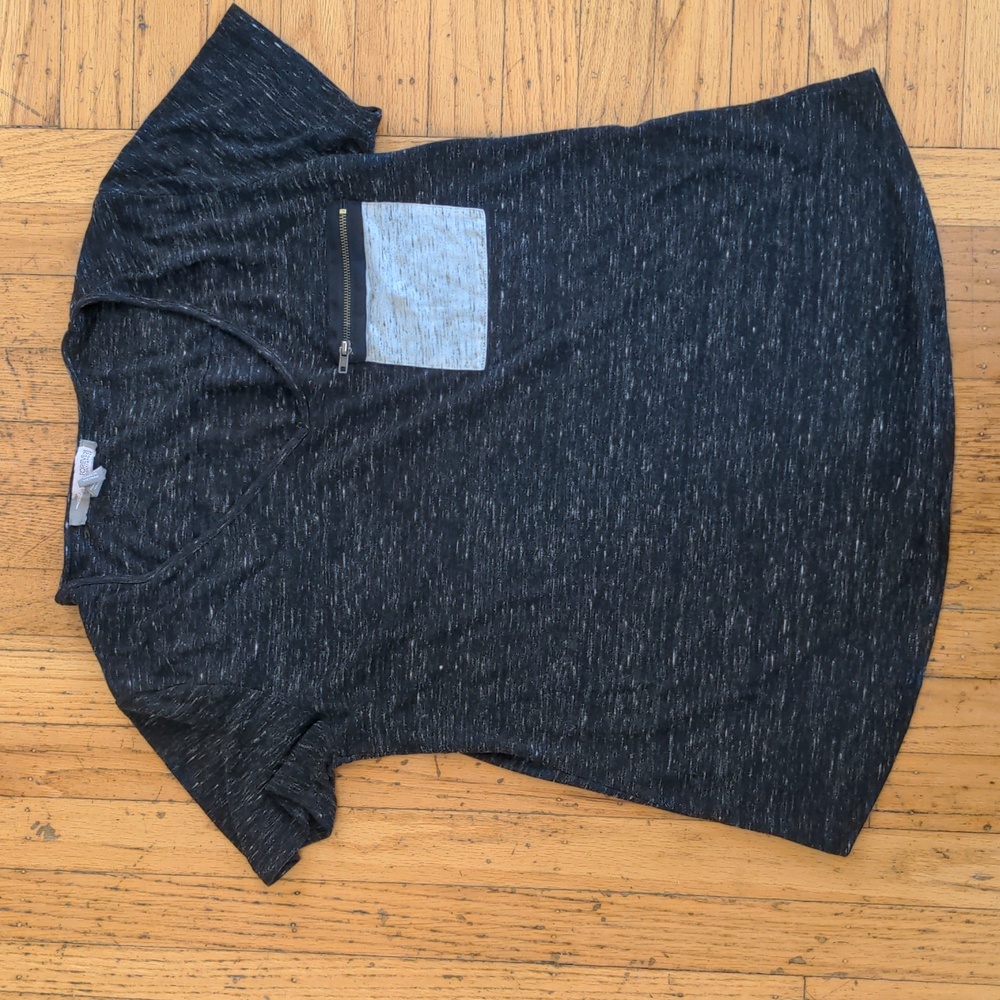 Forever 21 medium black and gray relaxed tee